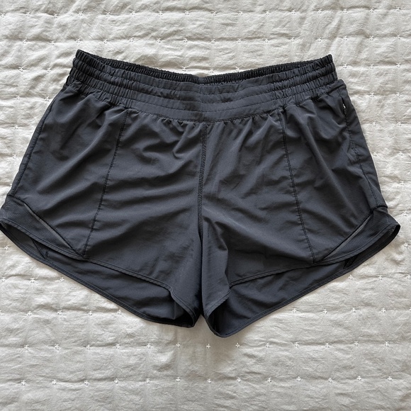 Lululemon Hotty Hot Shorts HR 4" size 14 - Picture 1 of 3